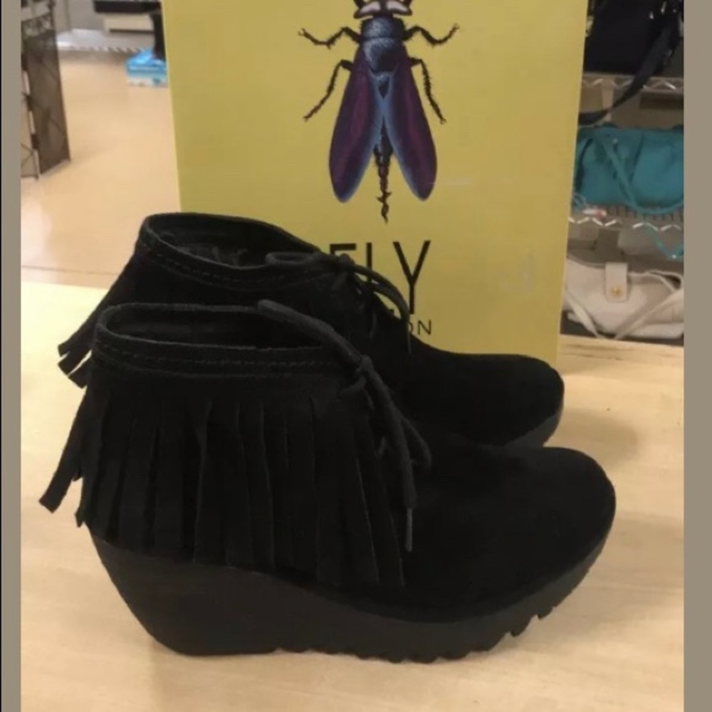 Fly London Fringe Suede Ankle Boots Sz 8 PERFECT FOR FALL & WINTER